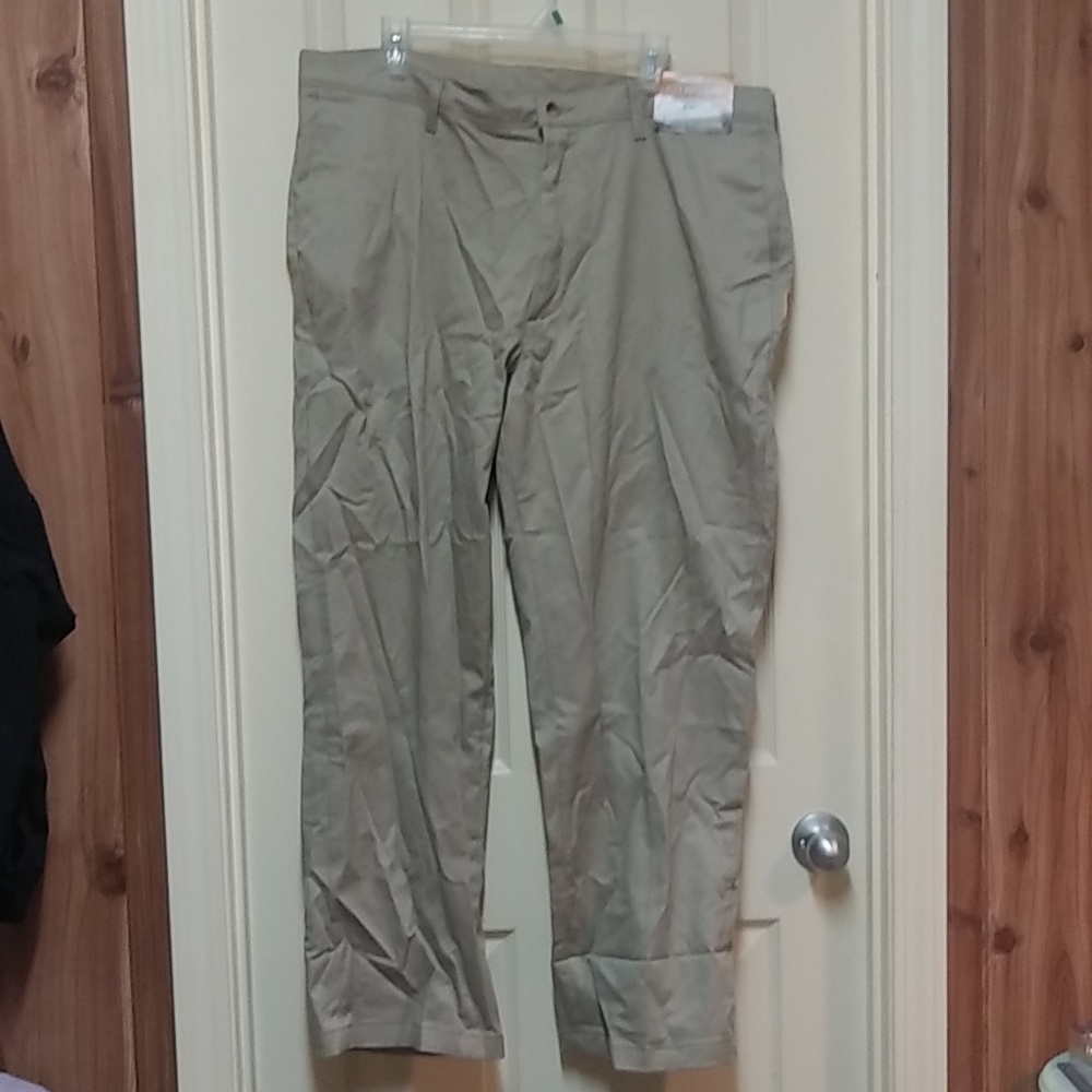 Wrangler Men’s Five Star Premium Advance Comfort Flex Waistband Classic Fit Pant